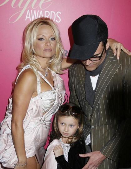 Pamela Anderson treated her 9-year-old train-carrier like crap