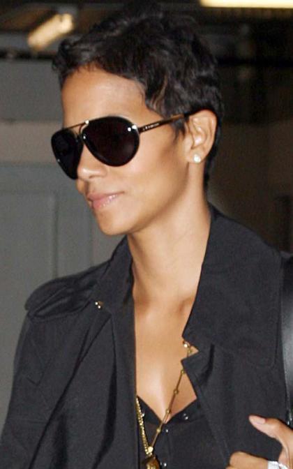 Halle Berry: Foxy at the Pharmacy