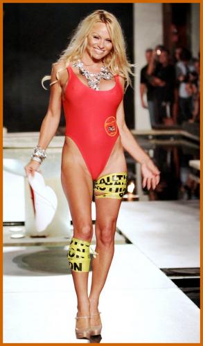 Pamela Anderson Still Rockin' The 'Baywatch' Swimsuit