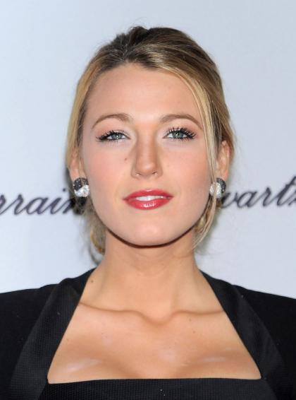 Blake Lively's weird chest-makeup malfunction