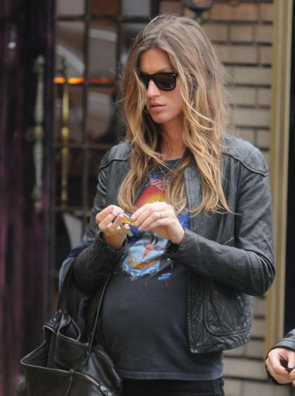 Gisele Bundchen's baby bump got really big all of a sudden