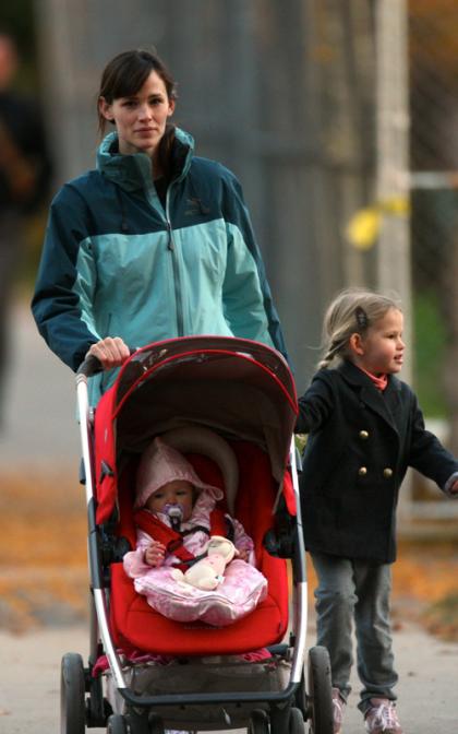 Jennifer Garner: Mommy Duty in Boston