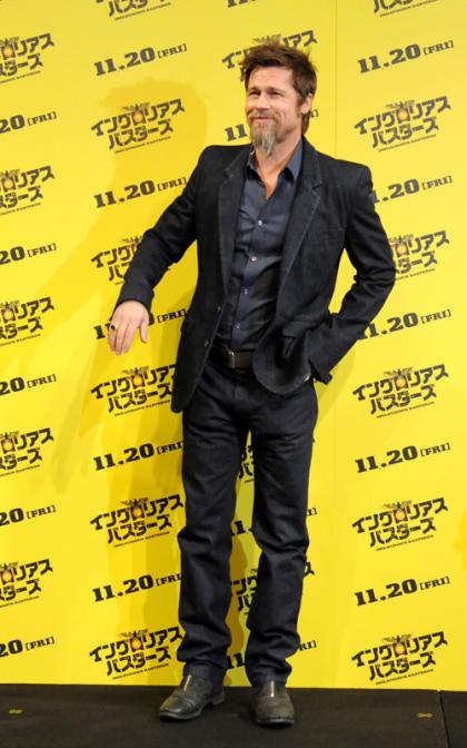 Brad Pitt Premieres 'Inglourious Basterds' in Tokyo