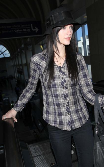Ashlee Simpson: Cleared for Takeoff