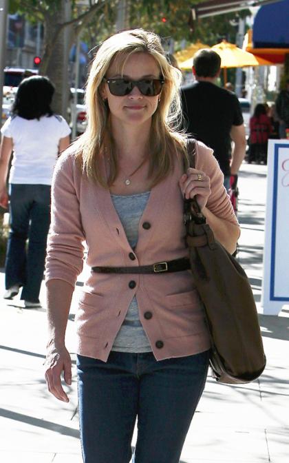 Reese Witherspoon: Jill Roberts Retail Romp