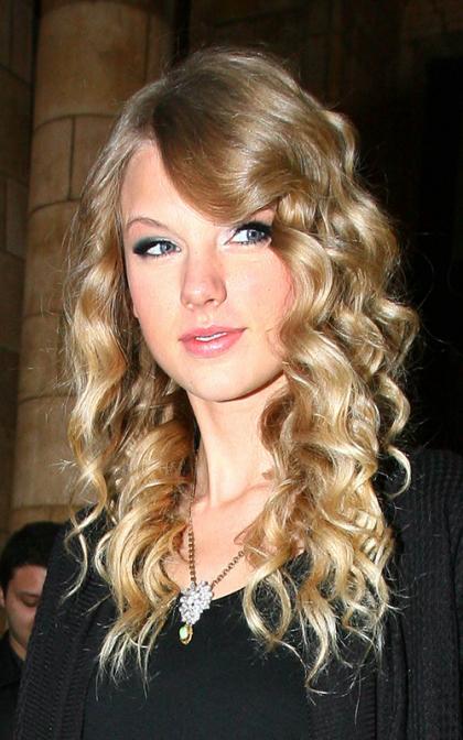 Taylor Swift: Fishnet Fabulous