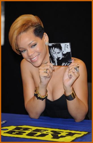 Rihanna Celebrates New Album Release