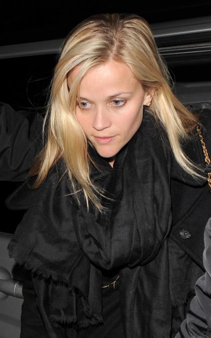 Reese Witherspoon: Dining Solo in London