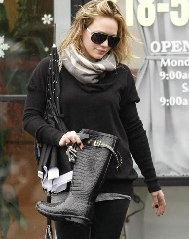 Hilary Duff Gets Her Cute Little Toes Did