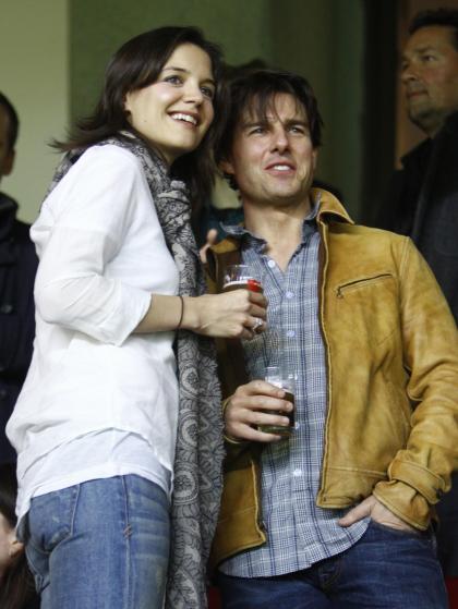 Katie Holmes  Tom Cruise get drunk on beer  Xenu