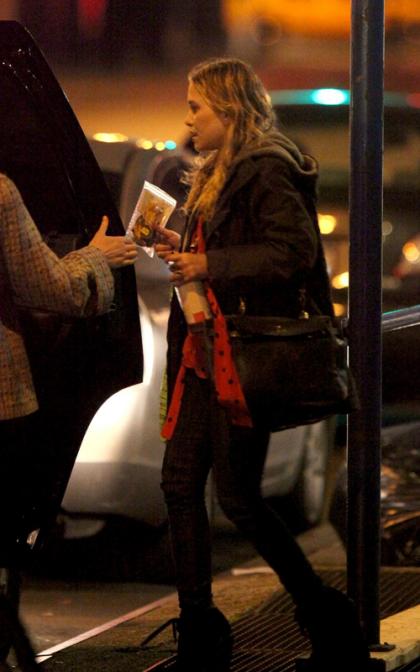 Mary Kate Olsen: Holiday Shopping with Mom