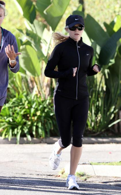 Reese Witherspoon Jogs Away the Breakup Blues