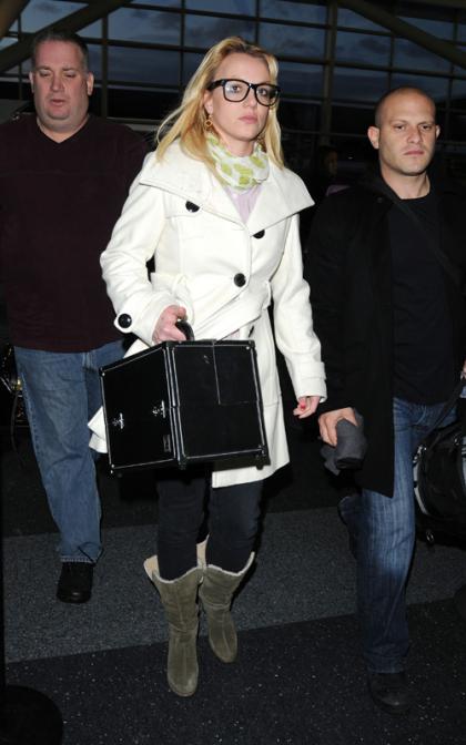 Britney Spears Jets Out of JFK