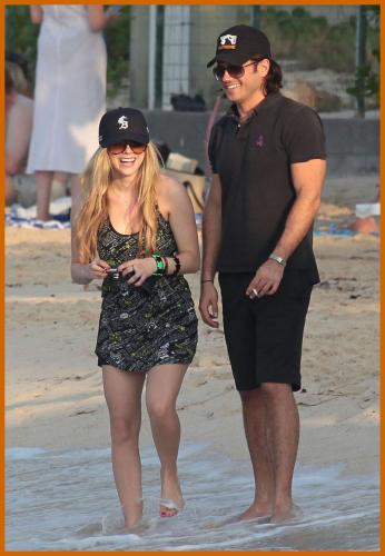 Avril Lavigne Enjoys a Day at The Beach With New Guy