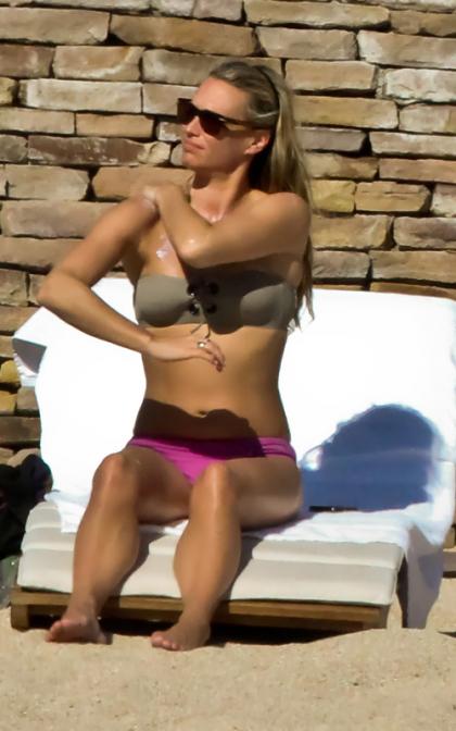 Molly Sims: Los Cabos Bikini Beauty