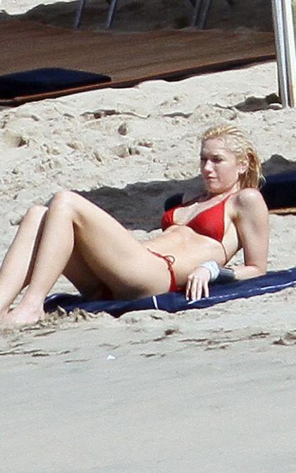 Gwen Stefani: St. Barts Beach Babe