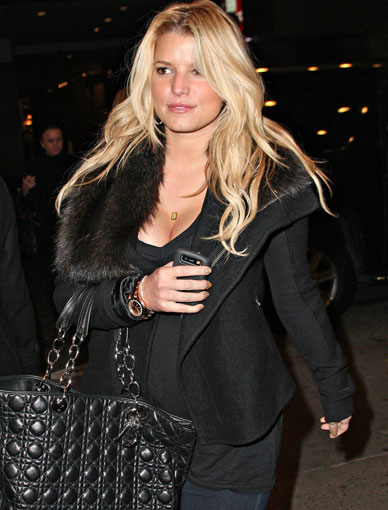 Jessica Simpson's Cleavage Unleashed!