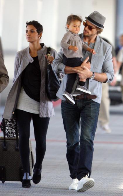 Halle Berry and Gabriel Aubry Frustrate Canadian Flyers