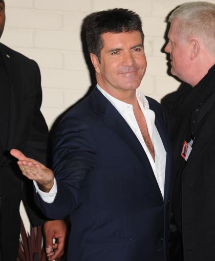 Simon Cowell offered $100 million-plus to stay on 'American Idol'