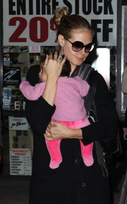 Heidi Klum: Shopping with Baby Lou