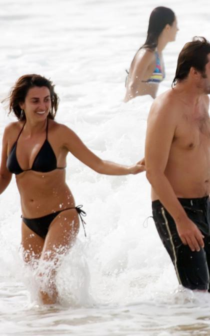 Penelope Cruz and Javier Bardem: Beach Lovin?