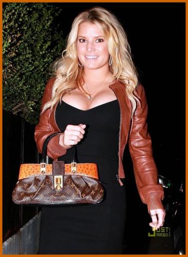 Jessica Simpson Busts Out The Cleavage For Dinner