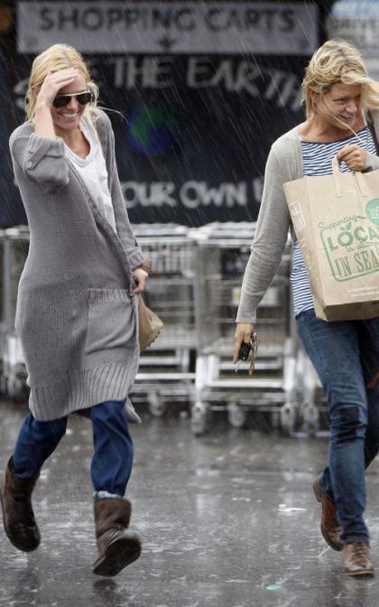 Kate Bosworth: Rainy Day Market Run