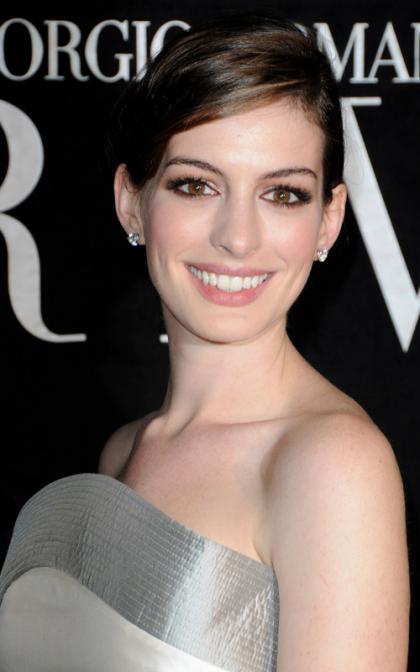 Anne Hathaway: Oscar Nominees Announcer