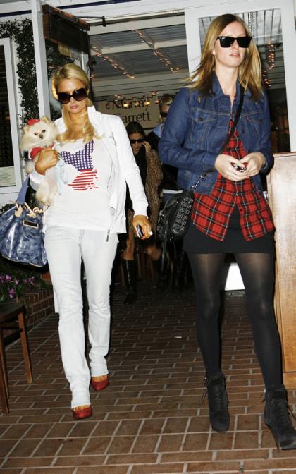 Paris and Nicky Hilton: Shopping Sisters
