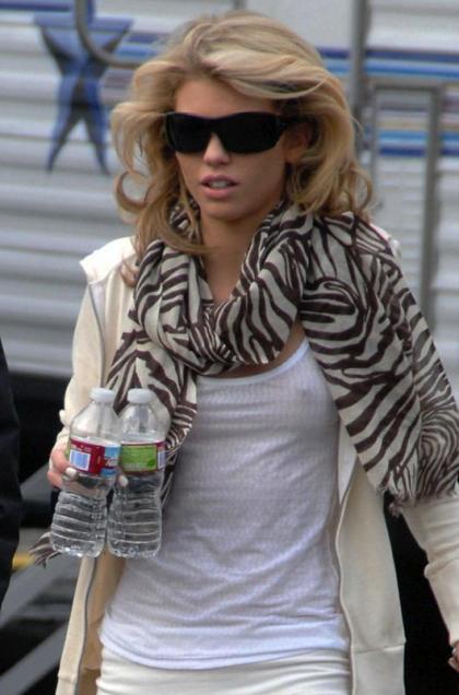 S.S. AnnaLynne McCord is Well Dressed