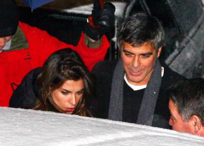 George Clooney shaves his beard, is still with Elisabetta Canalis