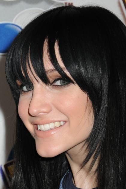 Is Ashlee Simpson's old nose growing back'