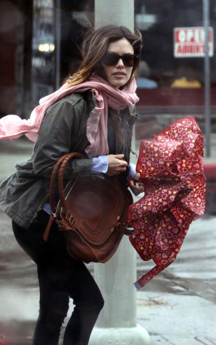 Rachel Bilson: Rainy Day Lunch Date