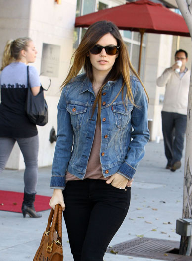 Rachel Bilson Still Bores Me