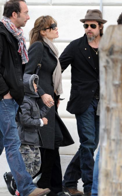 Brad Pitt and Angelina Jolie: Family Art Outing