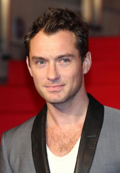 Jude Law to pay reported $5,000/month in child support, see baby 2x/year