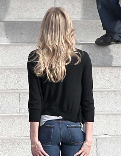 Cameron Diaz Sure Can Fill Out A Pair Of Jeans