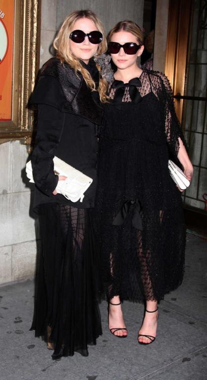 Mary-Kate  Ashley Olsen: goth fashion disasters?