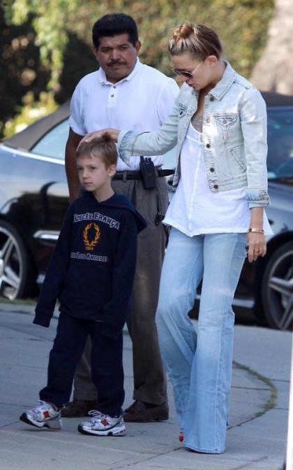 Kate Hudson: School Run with Short-Haired Ryder