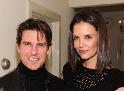 Katie Holmes  Tom Cruise perform 'Whatever Lola Wants' for charity