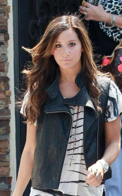 Ashley Tisdale Sets Off for NYC