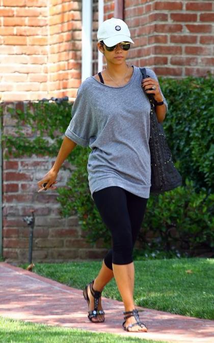 Halle Berry: Casual Cute 