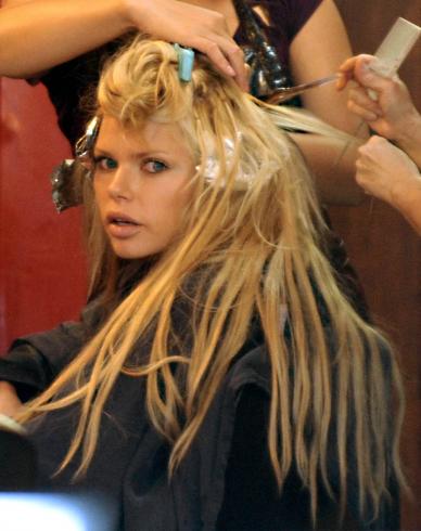 Sophie Monk Gets Her Jobless Hair Did