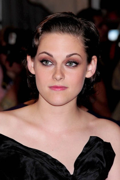 Kristen Stewart criticized by rape crisis groups for 'her poor choice of words'