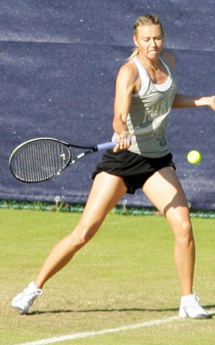 Maria Sharapova's Ab-tastic AEGON Practice Session