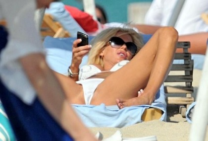 S.S. Victoria Silvstedt Does a Spread