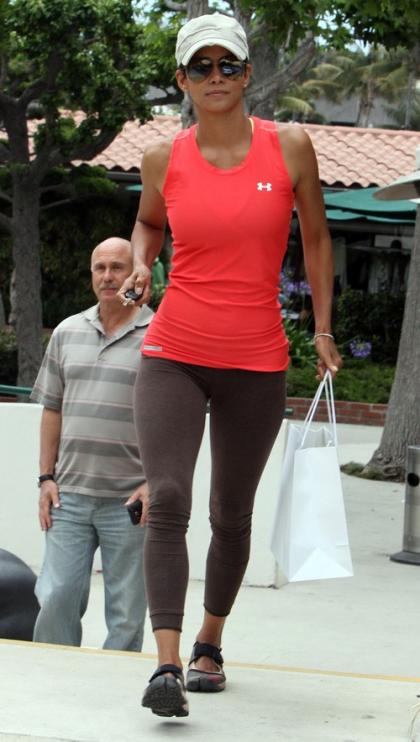 Halle Berry's Week-Ending Malibu Retail Romp