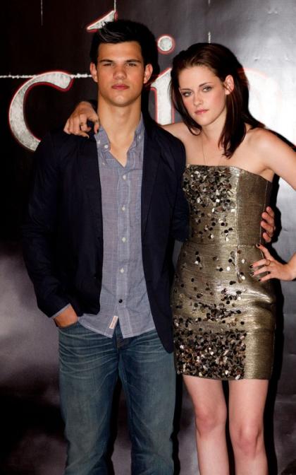 Kristen Stewart and Taylor Lautner Swing Through Sweden