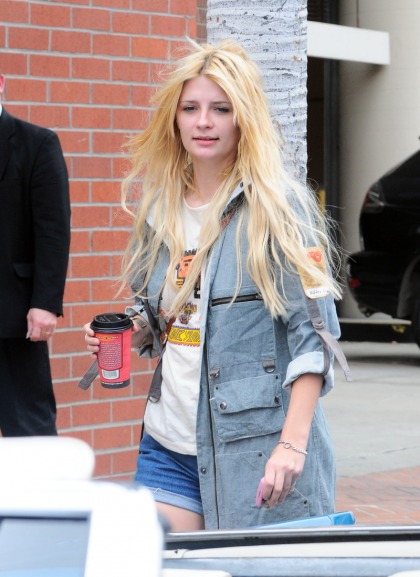 Mischa Barton is trying too hard to look like a strung out crackhead