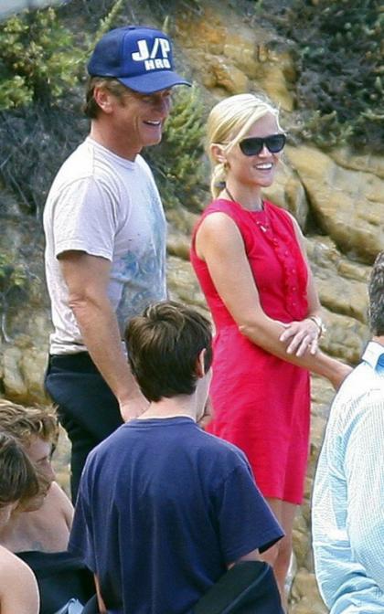 Reese Witherspoon Parties It Up with Sean Penn, Tim Robbins